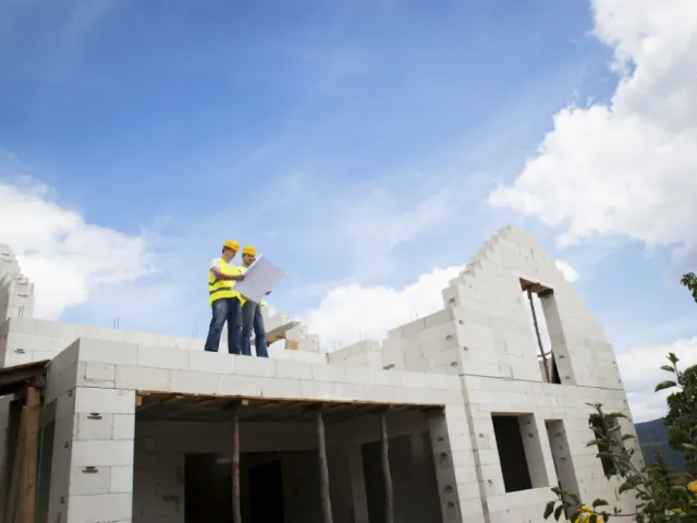 Maison en construction en France : la loi breyne vous protège en cas de faillite de l'entrepreneur.